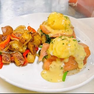 Salmon Benedicts